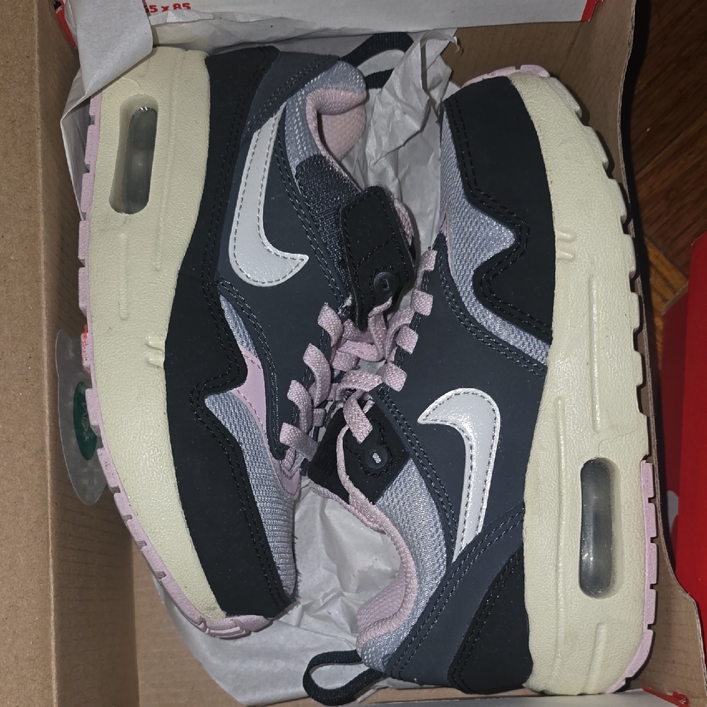 Nike Kids' Black and Pink Air Sneakers